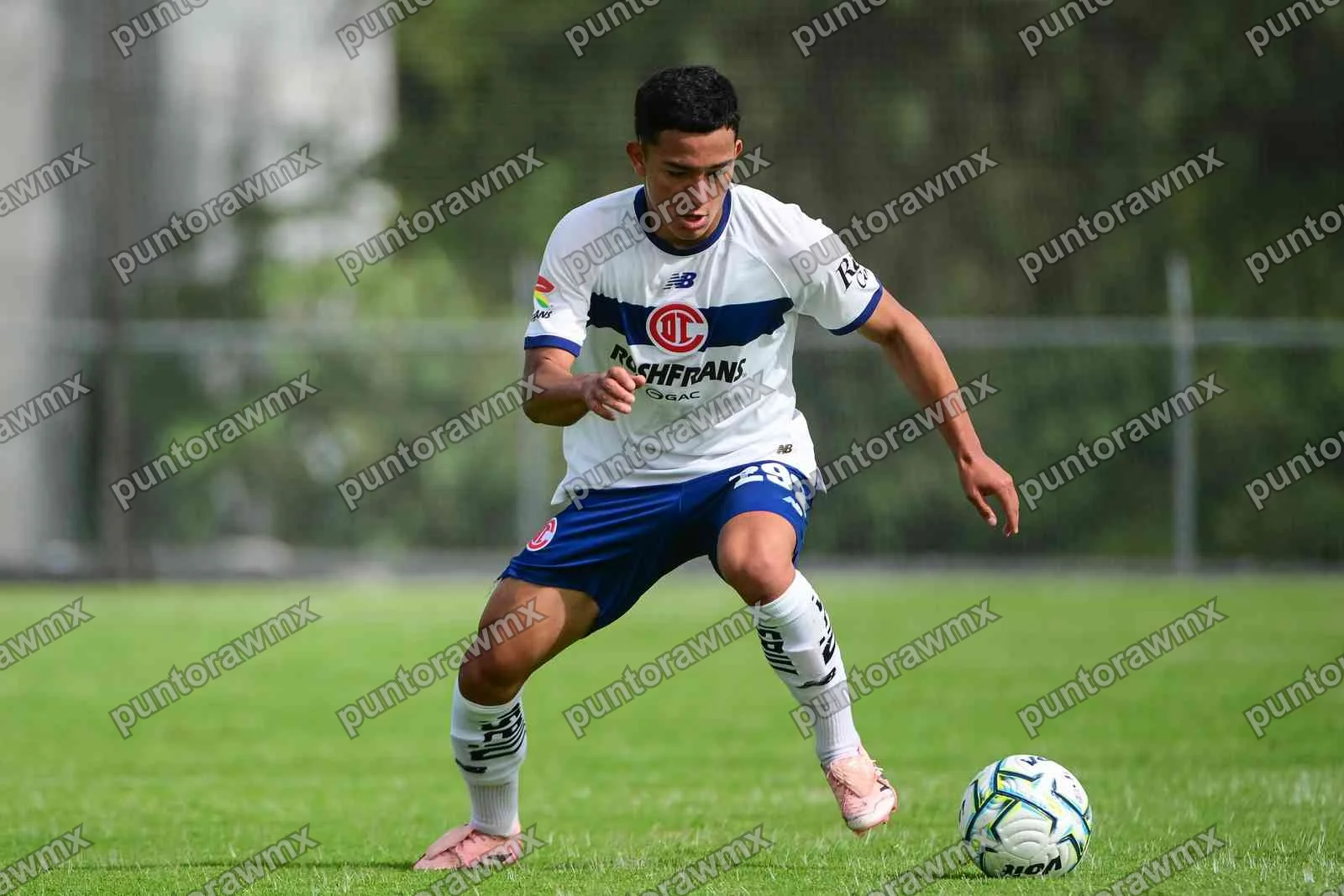 J9 Pumas 0-3 Toluca Sub17 — foto 24